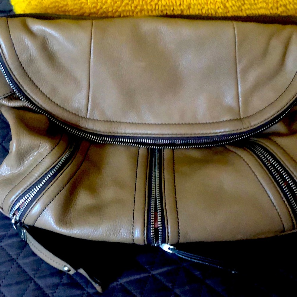 B Makowsky camel purse